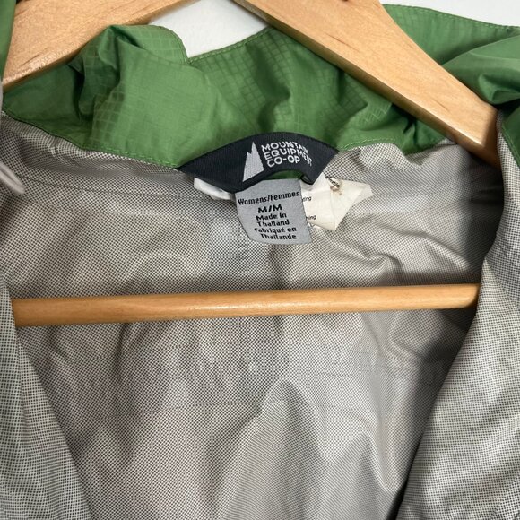 Mountain Equipment Co-Op. Womens. Zip Rain Jacket. Size Medium. Green Color. - Picture 8 of 14